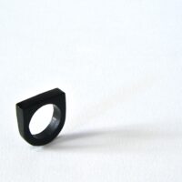 bague porcelaine noire 